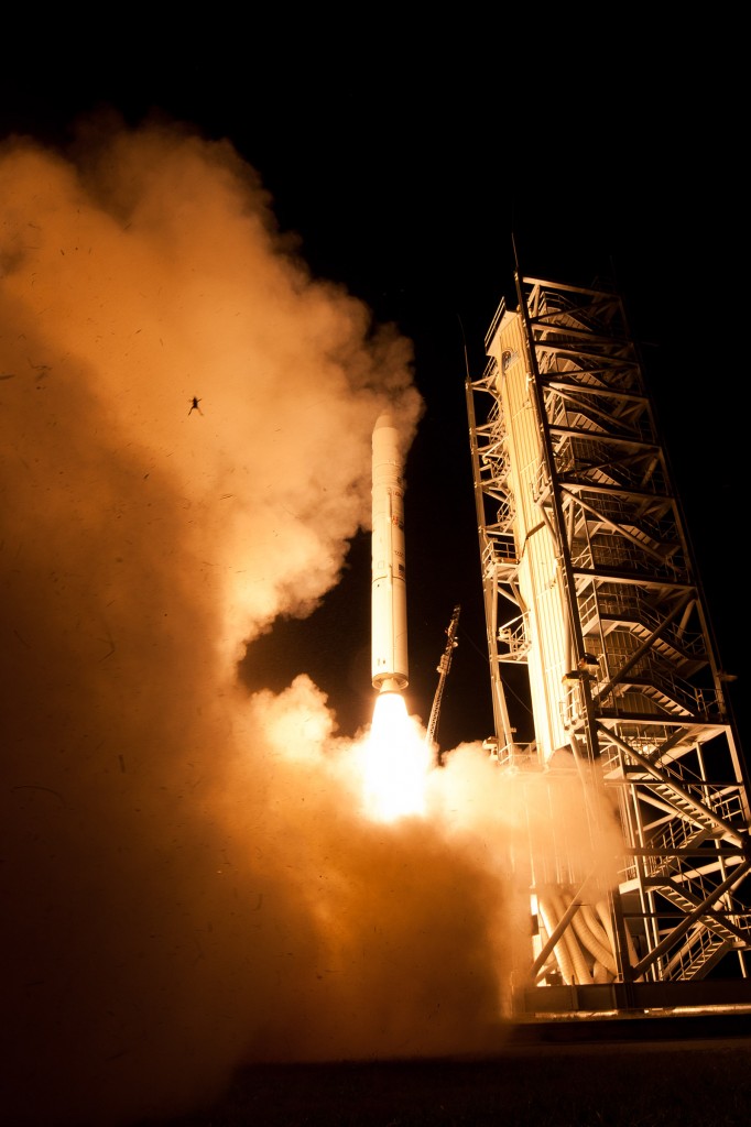 LADEE Launch Photobomb by Frog